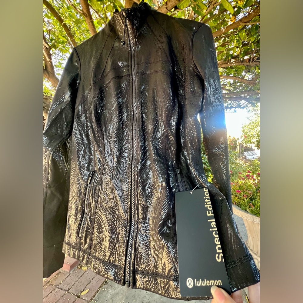NWT Lululemon Define Jacket *Shine Acclimatize Black Foil Perfect new condition